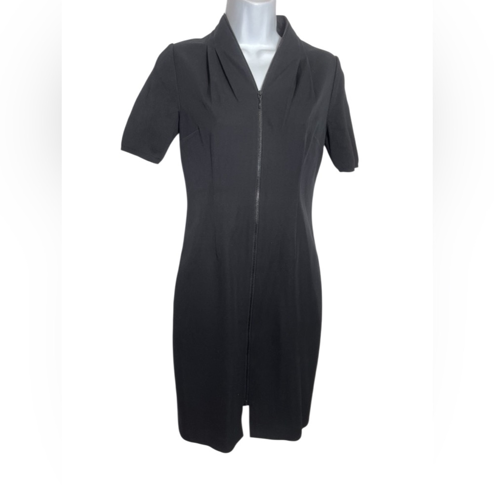 Elie Tahari dress size 2 black solid front zip sheath dress PERFECT‎ 🖤